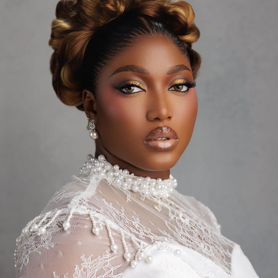 Close-up bridal beauty portrait, pearl collar